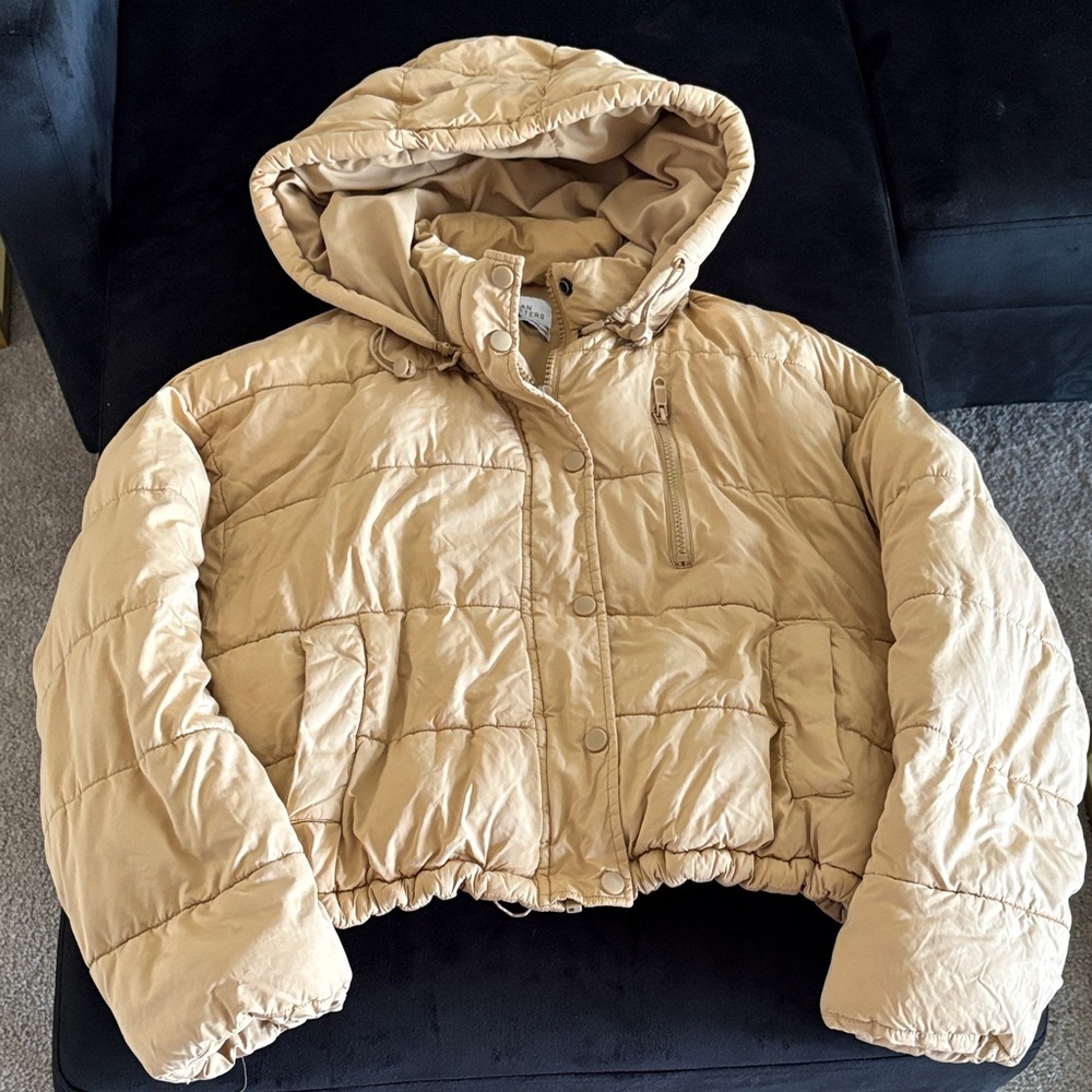 Urban Outfitters Tan Puffer Coat Size Medium